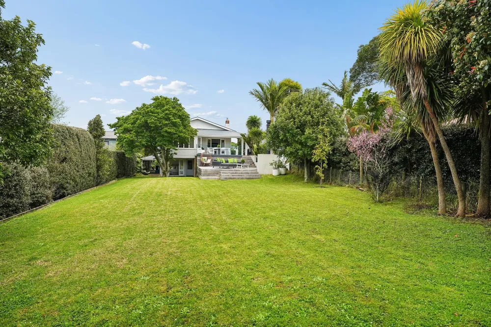 Photos of 22 Belle Vue Avenue