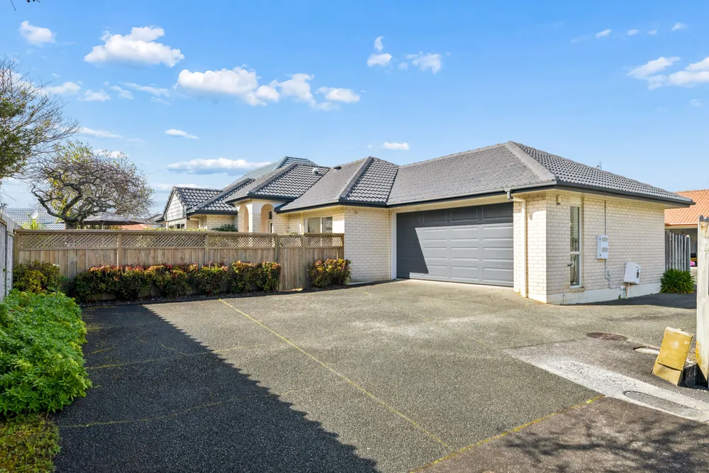 Photos of 66 Cantora Avenue