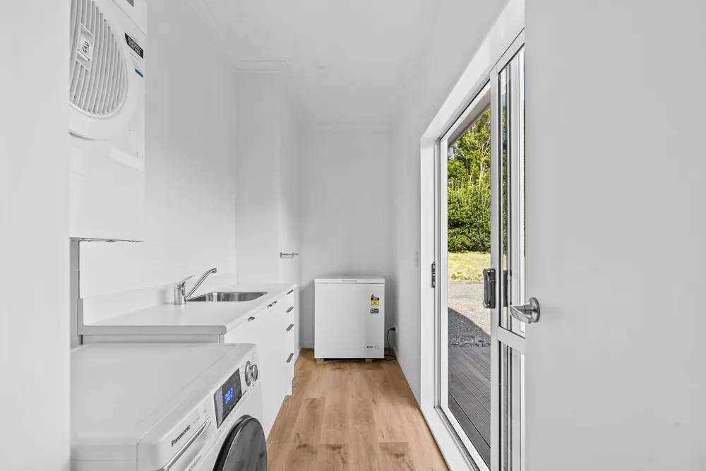 Photos of 475 Tauraroa Road