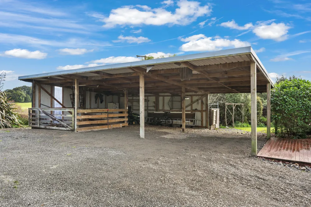 Photos of 475 Tauraroa Road