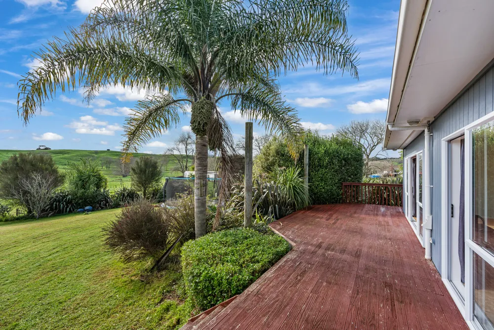 Photos of 475 Tauraroa Road