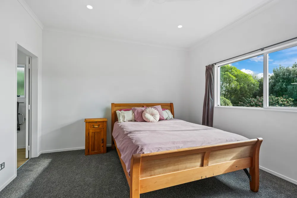Photos of 475 Tauraroa Road