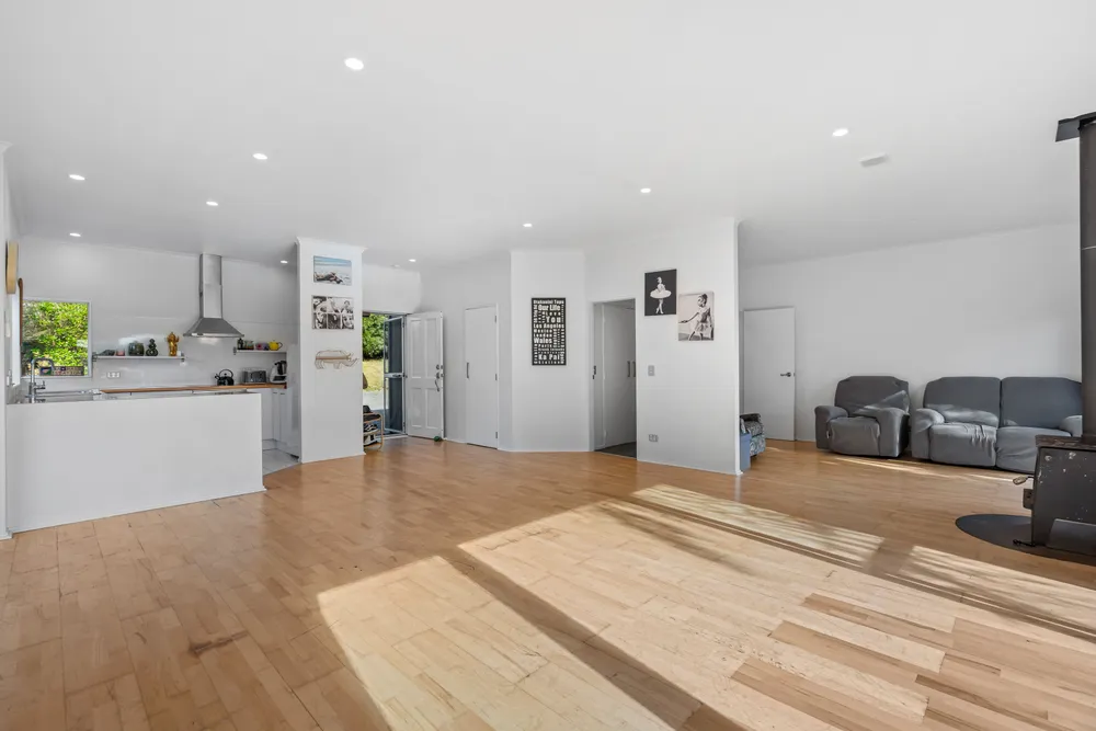 Photos of 475 Tauraroa Road
