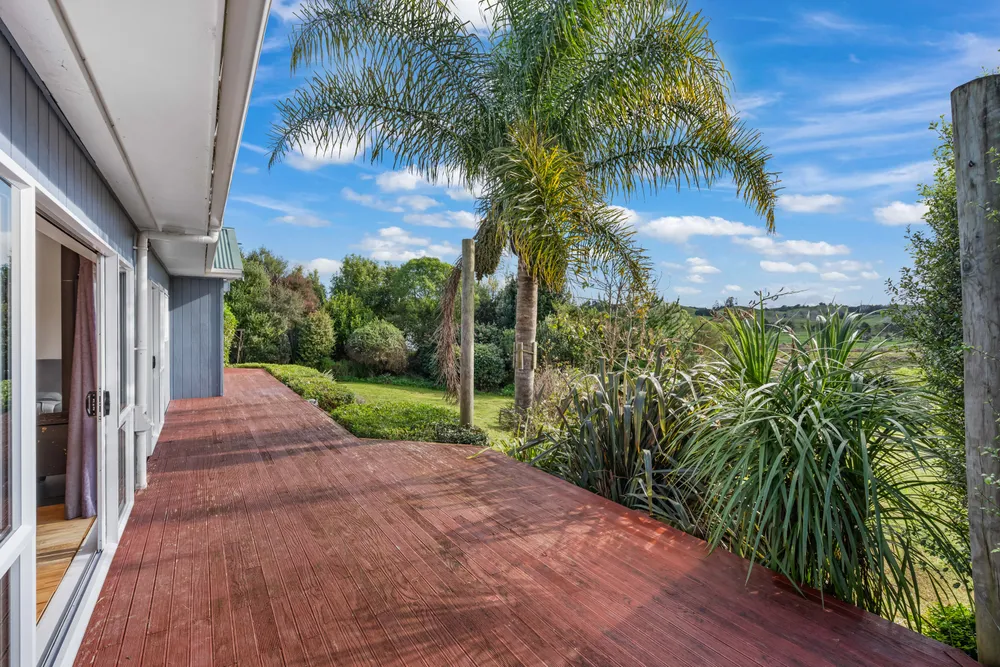 Photos of 475 Tauraroa Road