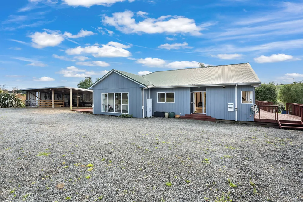 Photos of 475 Tauraroa Road