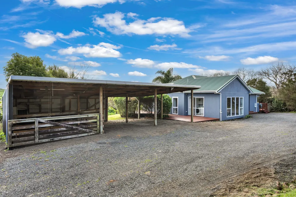 Photos of 475 Tauraroa Road