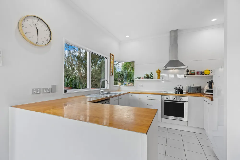 Photos of 475 Tauraroa Road