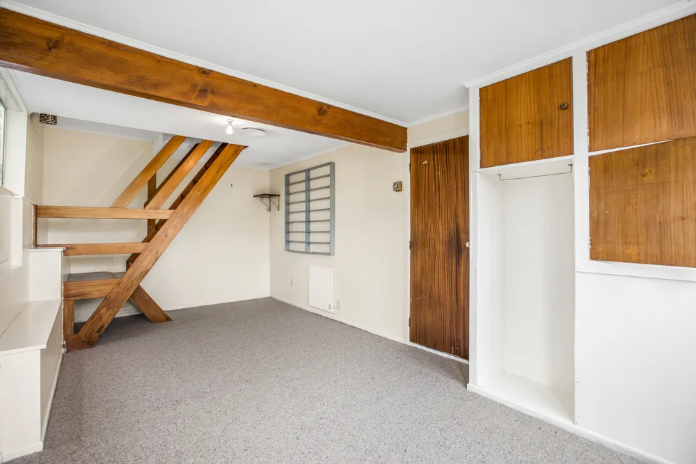 Photos of 31 St Albans Avenue