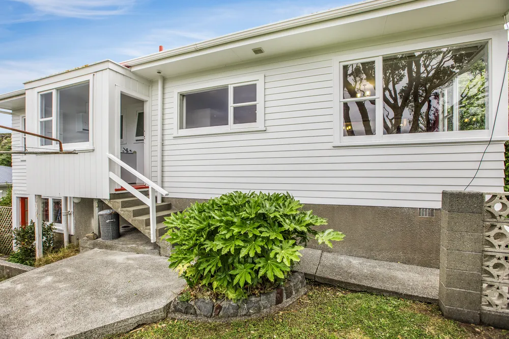 Photos of 31 St Albans Avenue