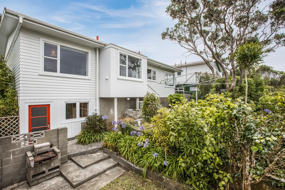Photos of 31 St Albans Avenue