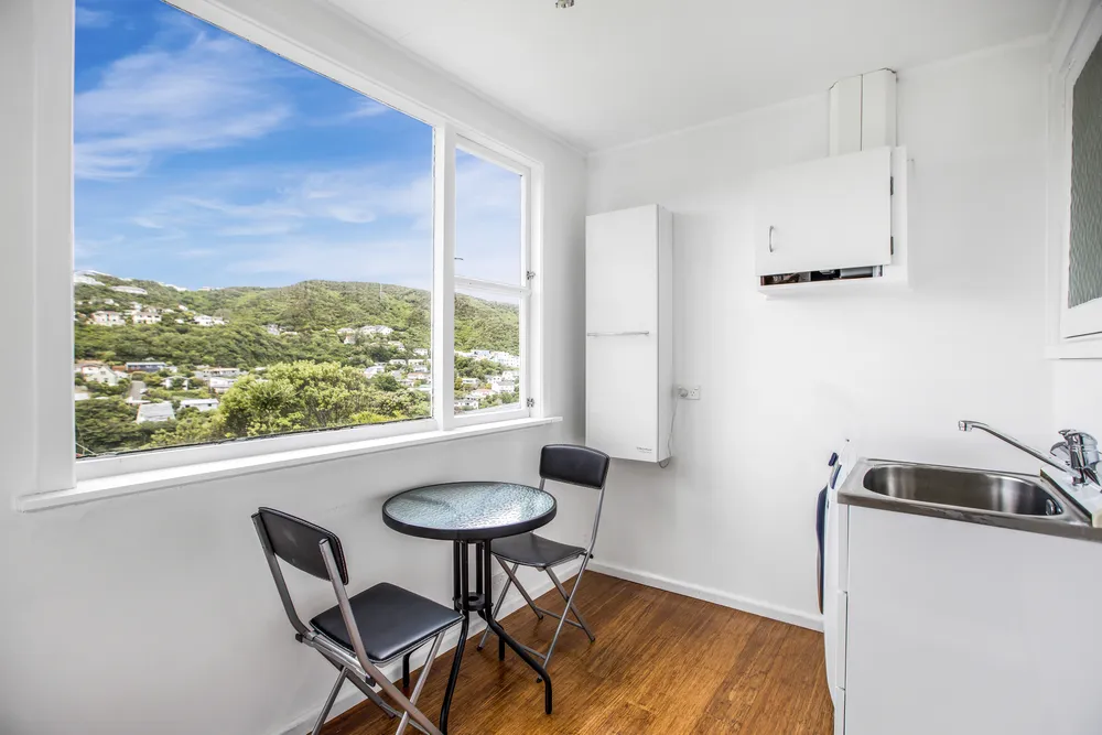 Photos of 31 St Albans Avenue