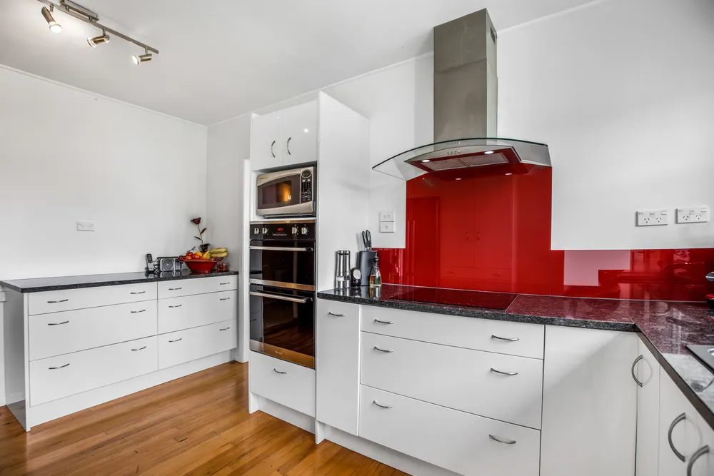 Photos of 31 St Albans Avenue