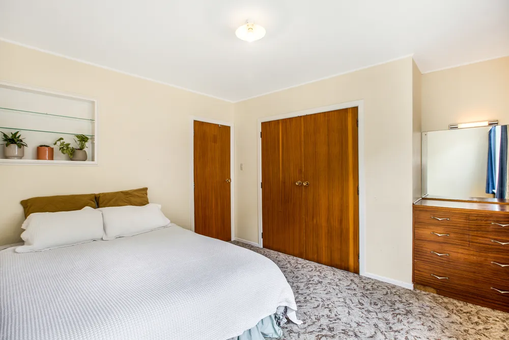 Photos of 31 St Albans Avenue
