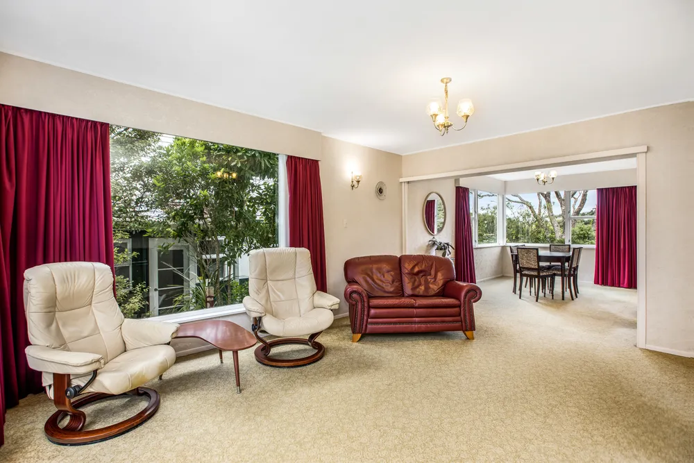 Photos of 31 St Albans Avenue