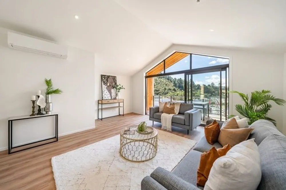 Photos of 31 St Albans Avenue