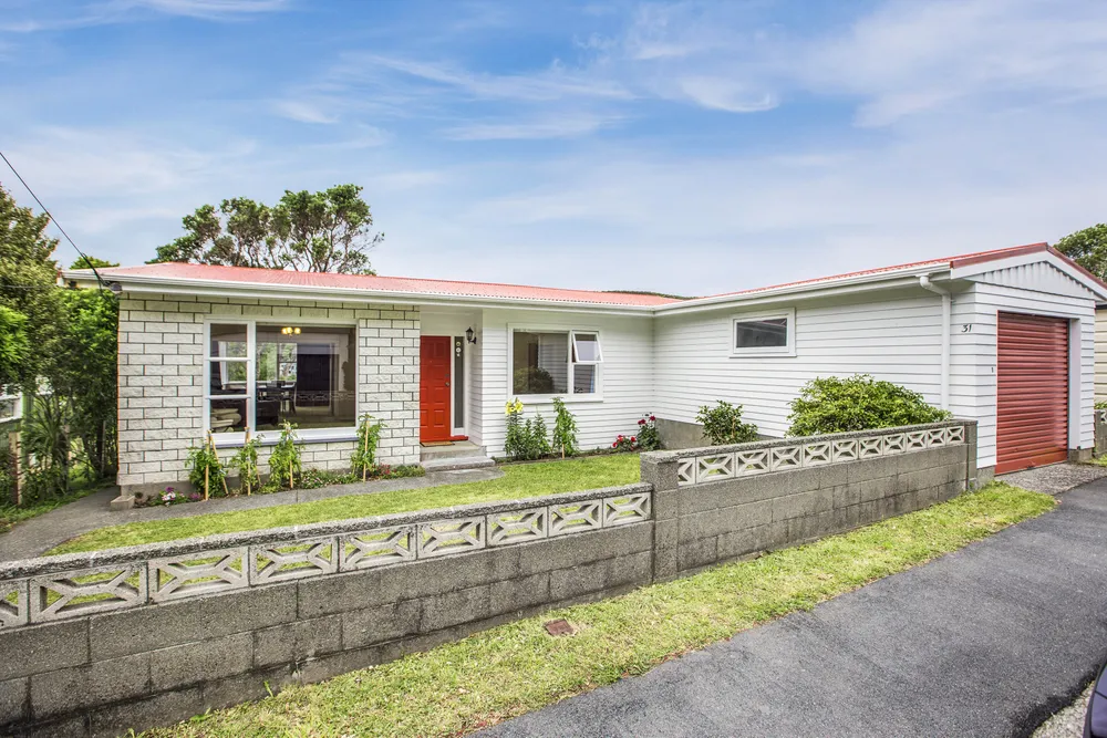 Photos of 31 St Albans Avenue