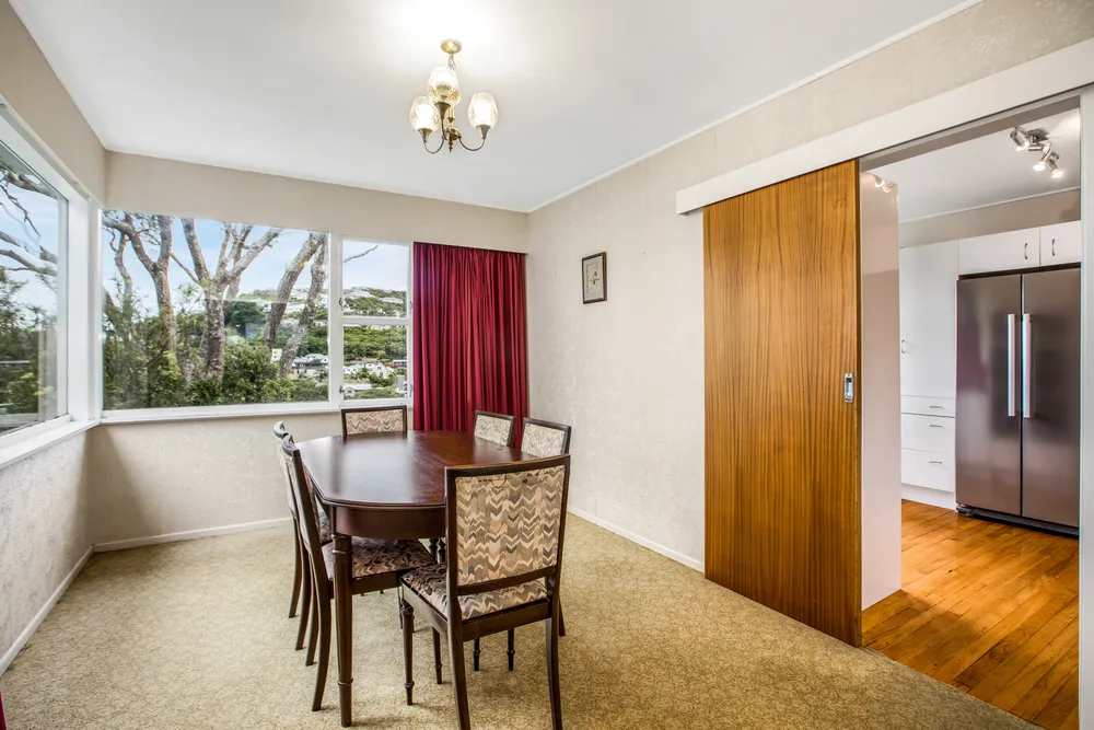 Photos of 31 St Albans Avenue