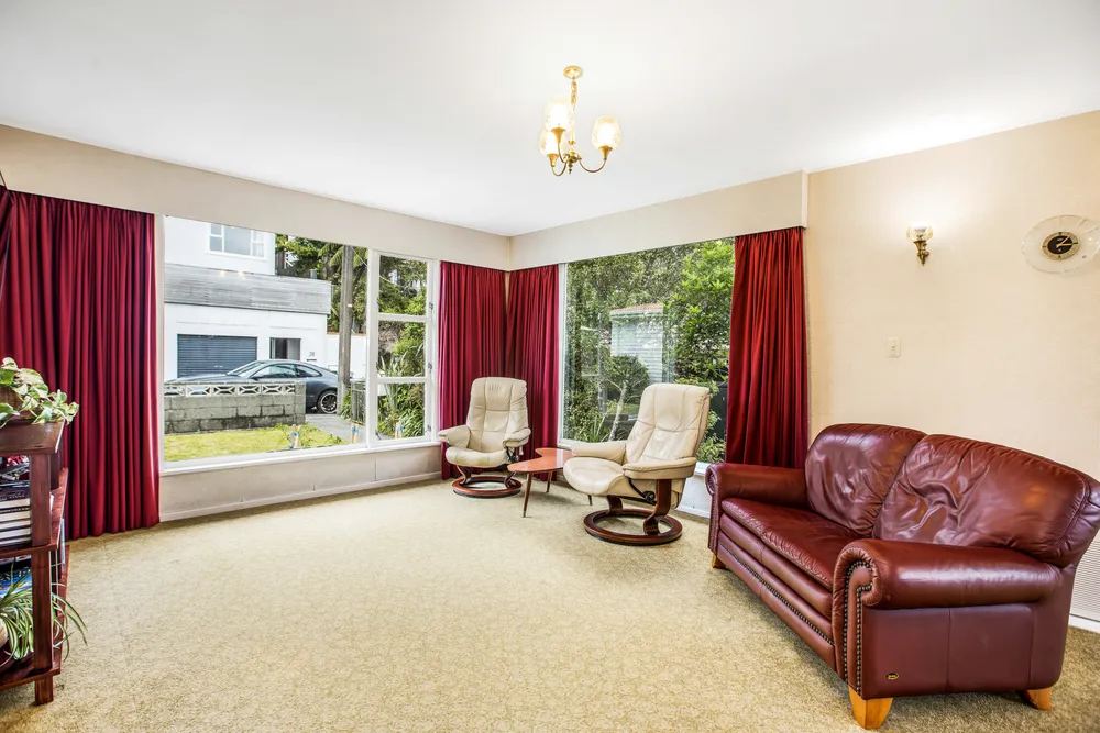 Photos of 31 St Albans Avenue