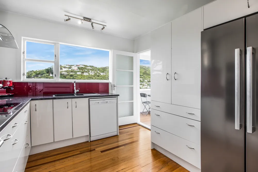 Photos of 31 St Albans Avenue