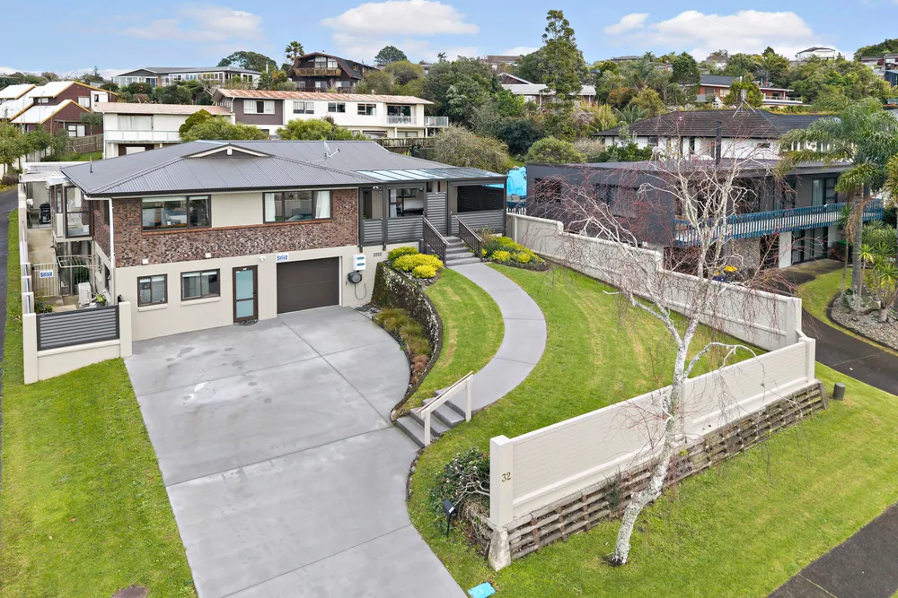Photos of 32 Amante Crescent
