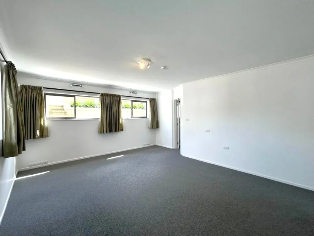 Photos of 32 Amante Crescent