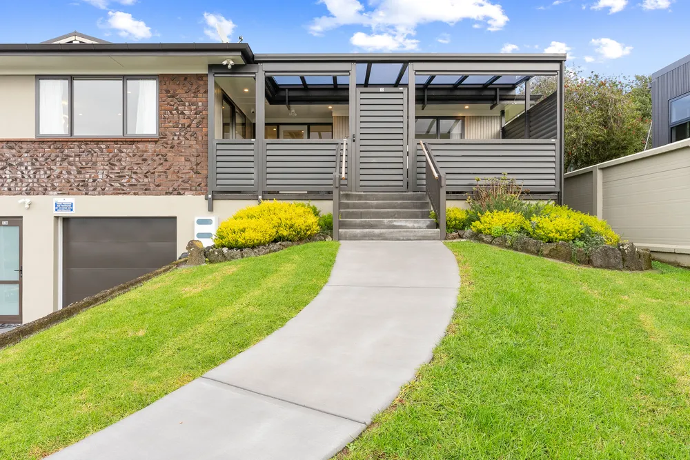 Photos of 32 Amante Crescent