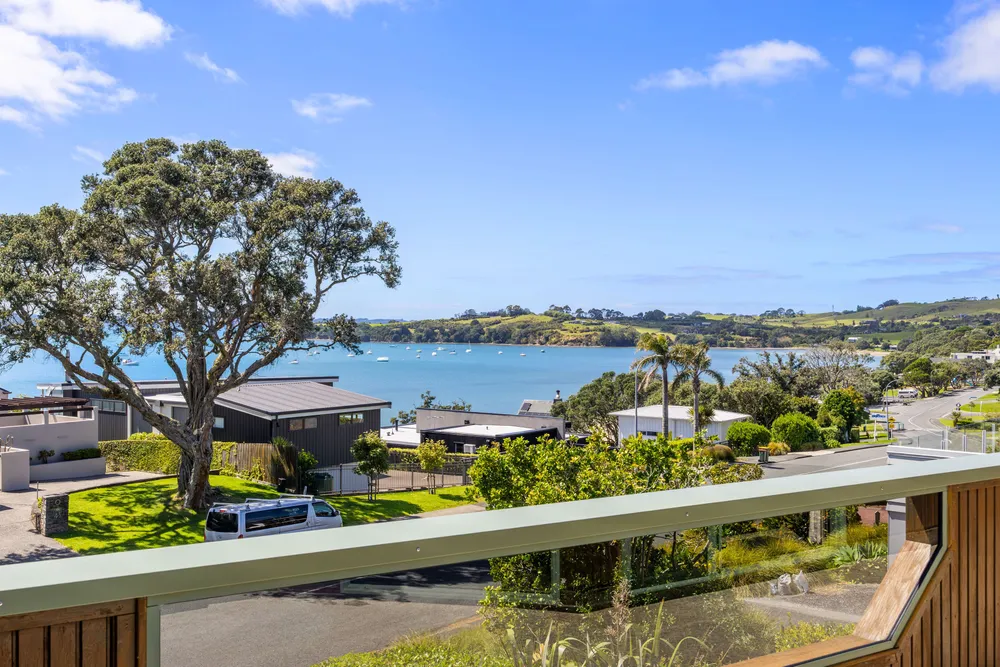 Photos of 24 Mariners Grove