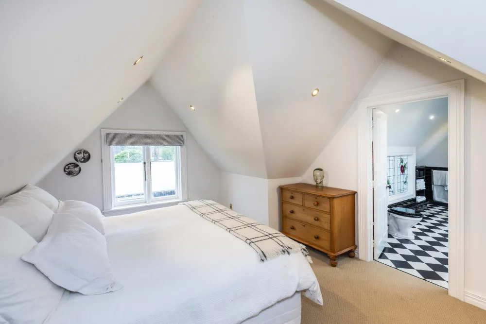 Photos of 172 Blighs Road