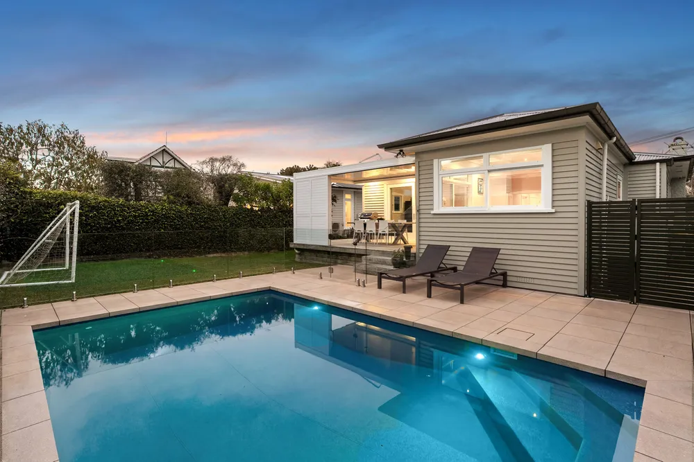 Photos of 5 Challinor Crescent