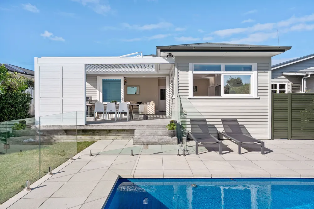 Photos of 5 Challinor Crescent