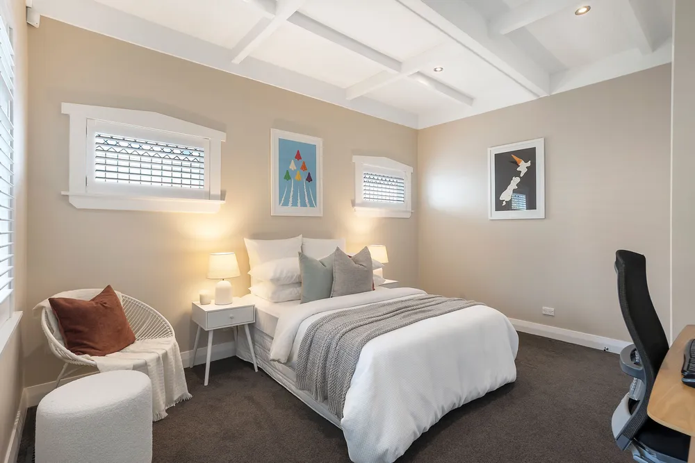 Photos of 5 Challinor Crescent