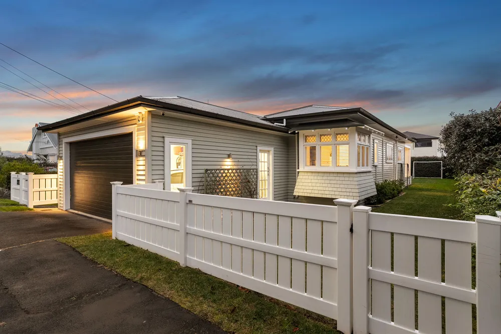 Photos of 5 Challinor Crescent