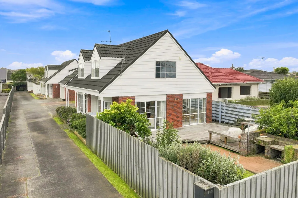 Photos of 3/139 Shakespeare Road