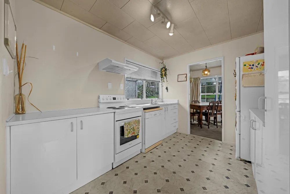 Photos of 100 West Harbour Drive