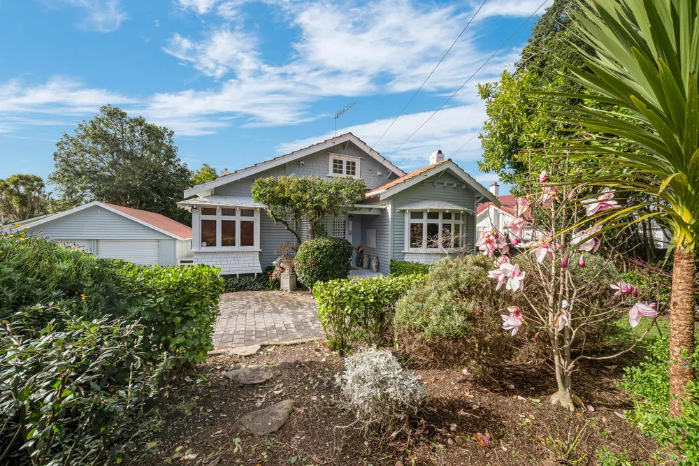 Photos of 924 Mount Eden Road