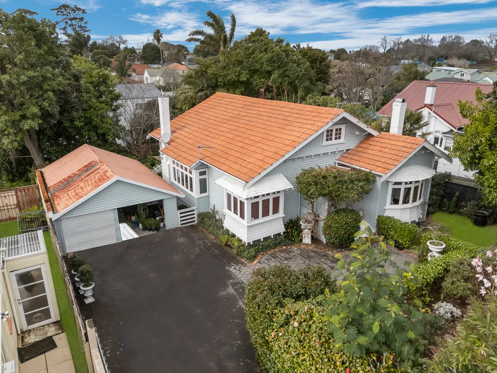 Photos of 924 Mount Eden Road