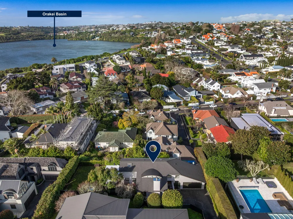 Photos of 129 Orakei Road