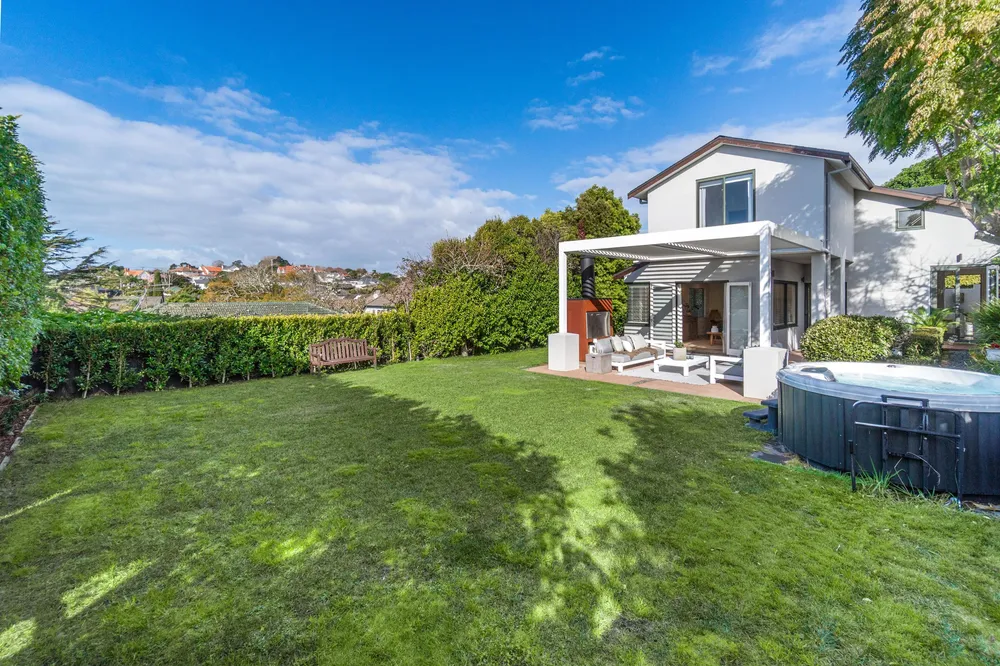 Photos of 129 Orakei Road