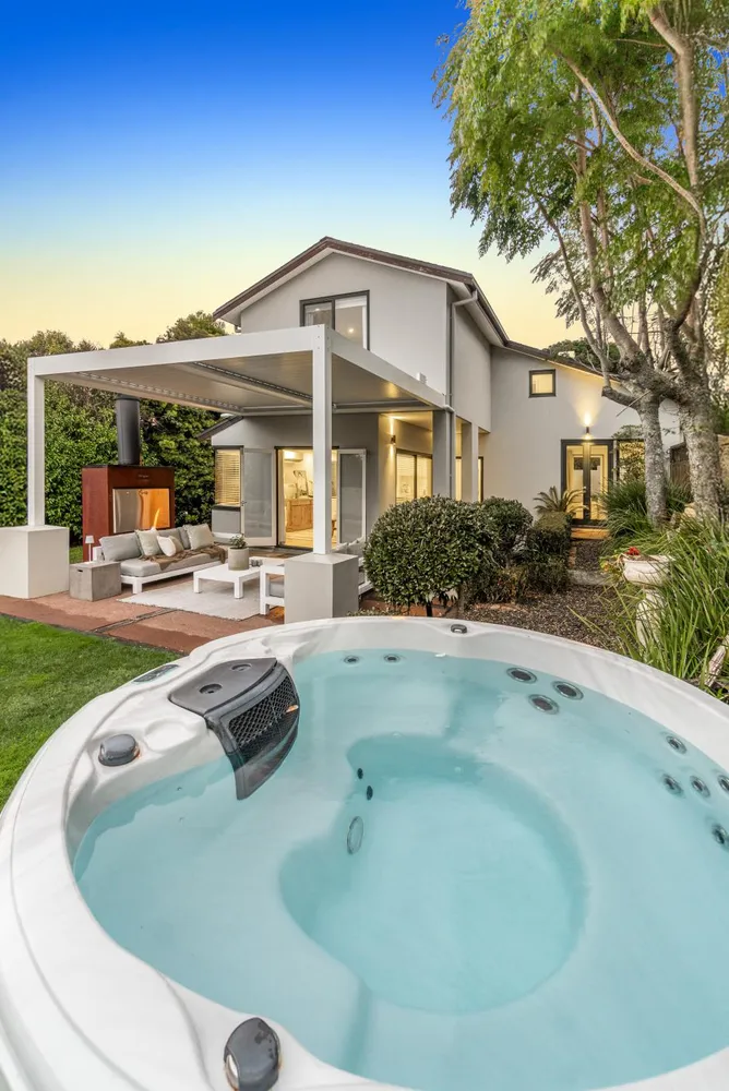 Photos of 129 Orakei Road