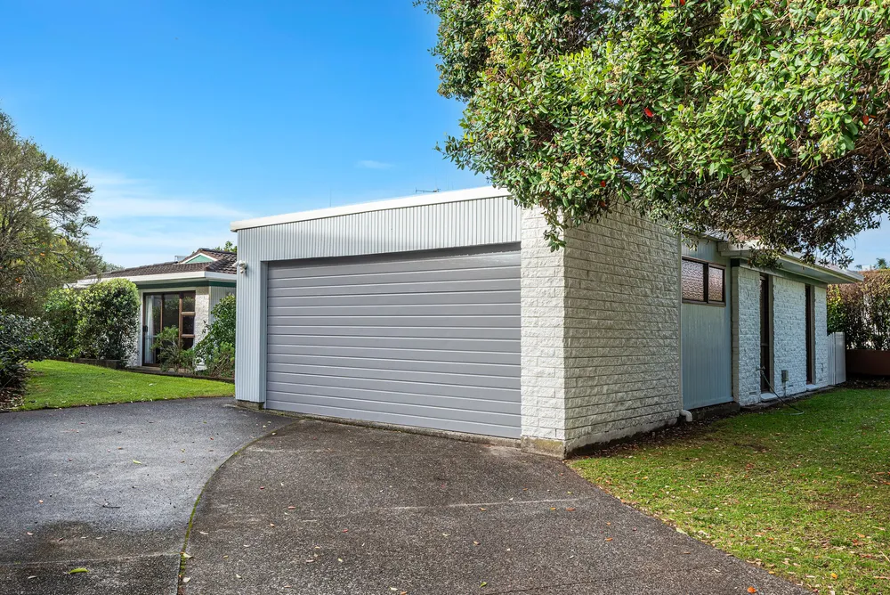 Photos of 80 Fairway Drive
