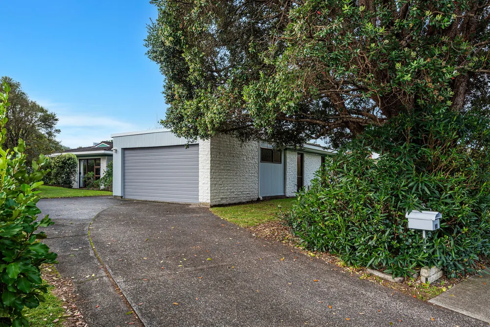 Photos of 80 Fairway Drive