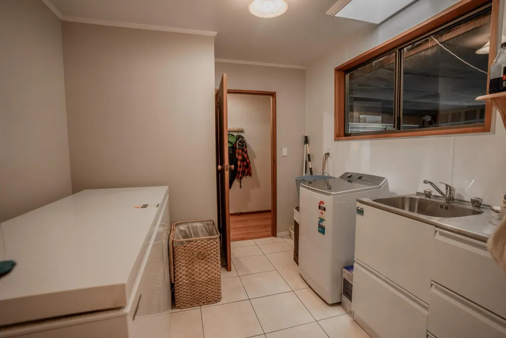 Photos of 574 Spur Hut Road