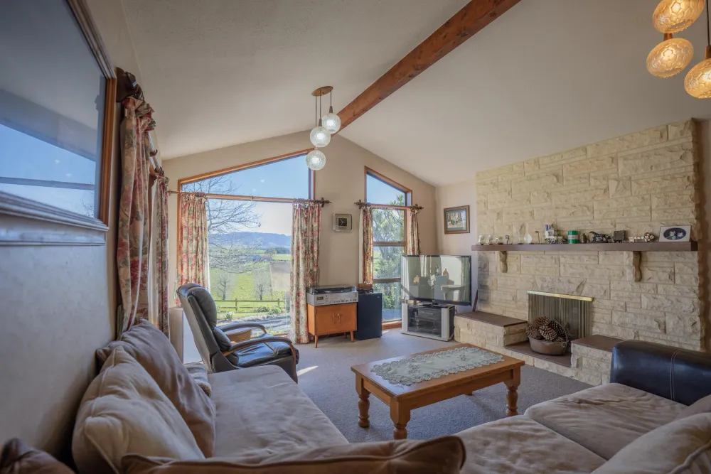 Photos of 574 Spur Hut Road