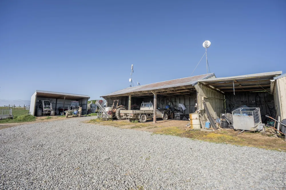 Photos of 574 Spur Hut Road