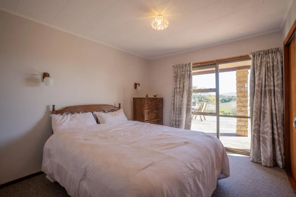 Photos of 574 Spur Hut Road