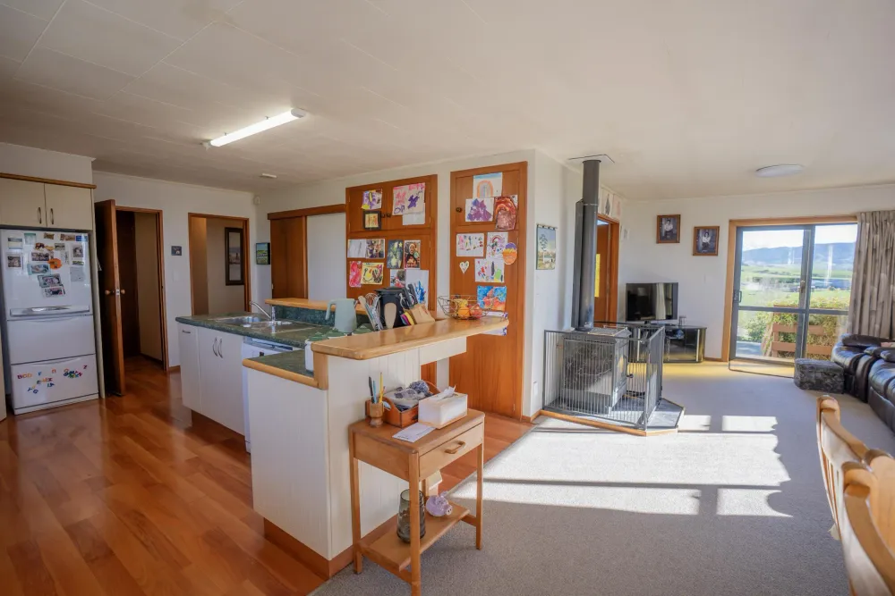 Photos of 574 Spur Hut Road