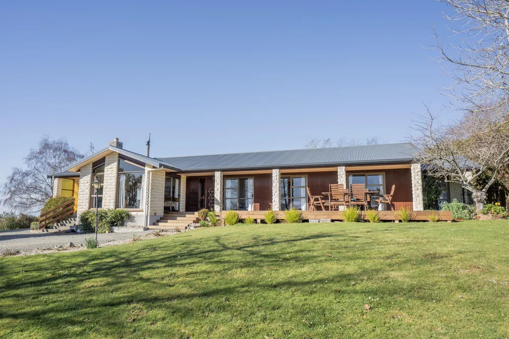 Photos of 574 Spur Hut Road