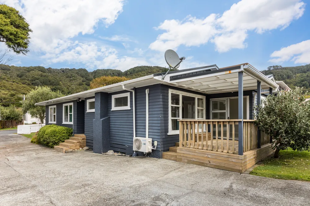 Photos of 34 Poole Crescent