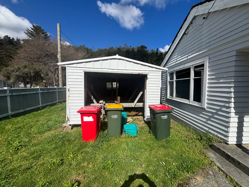 Photos of 34 Poole Crescent