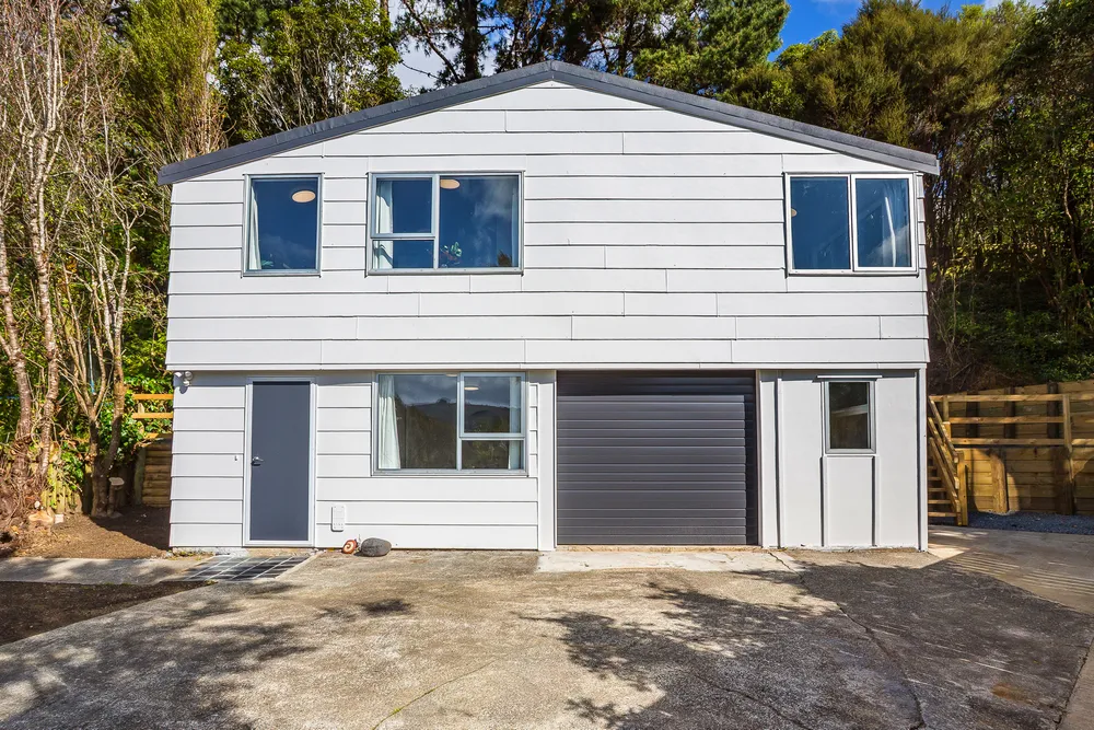 Photos of 34 Poole Crescent